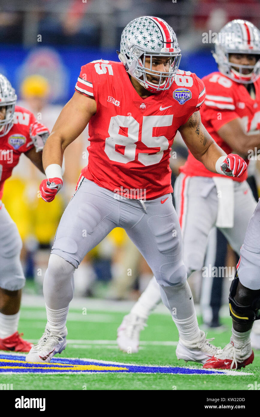 Arlington, Texas, USA. 29th Dec, 2017. Ohio State Buckeyes tight end Marcus Baugh (85) during the Goodyear Cotton Bowl Classic NCAA College Football Bowl game between Ohio State and USC on Friday December 29, 2017 at AT&T Stadium in Arlington, TX. Credit: Cal Sport Media/Alamy Live News Stock Photo