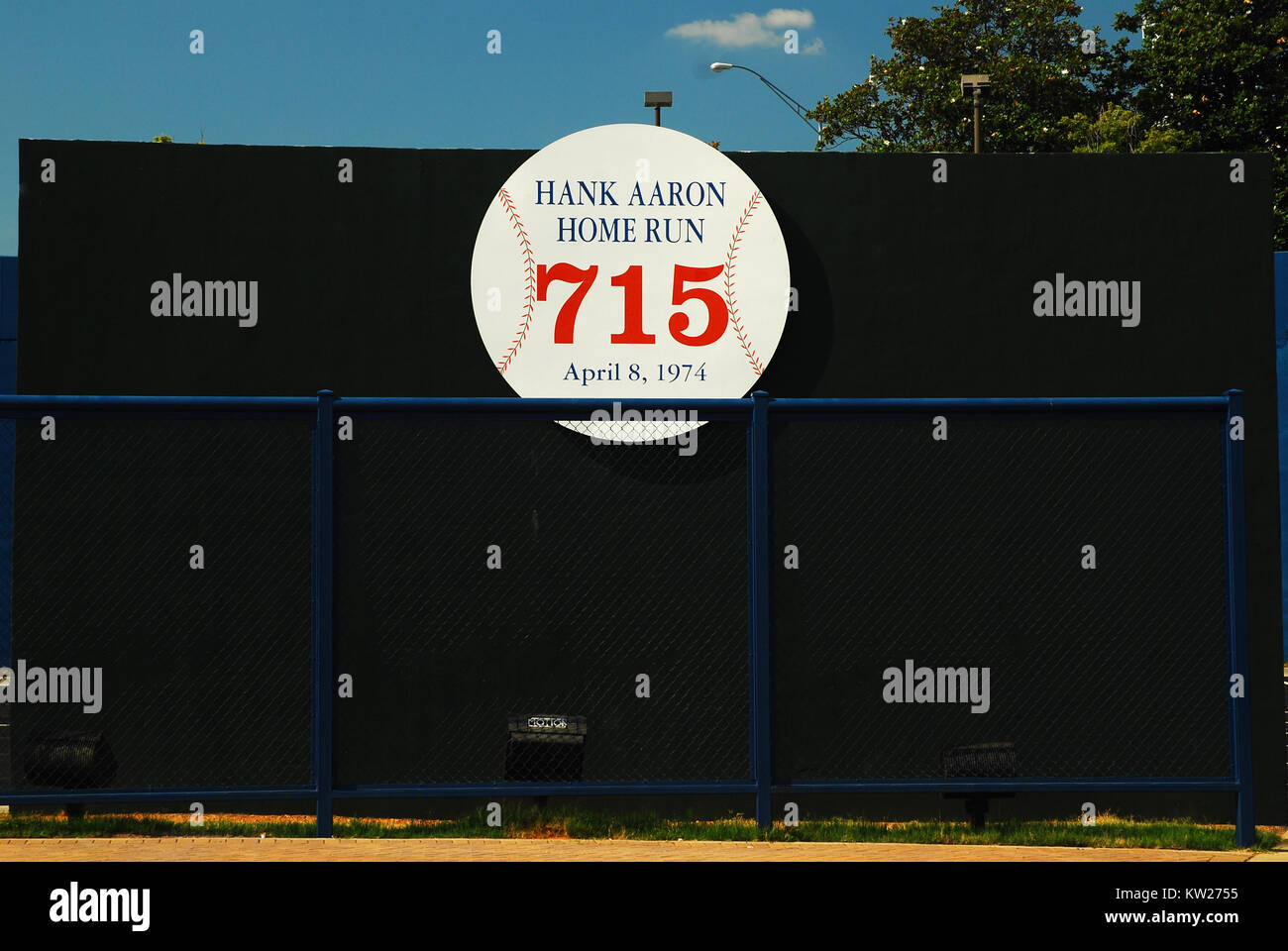 Atlanta, Georgia marks the spot where Hank Aaron hit his record breaking 715th home run in 1974.  The marker is on the actual wall the ball cleared Stock Photo