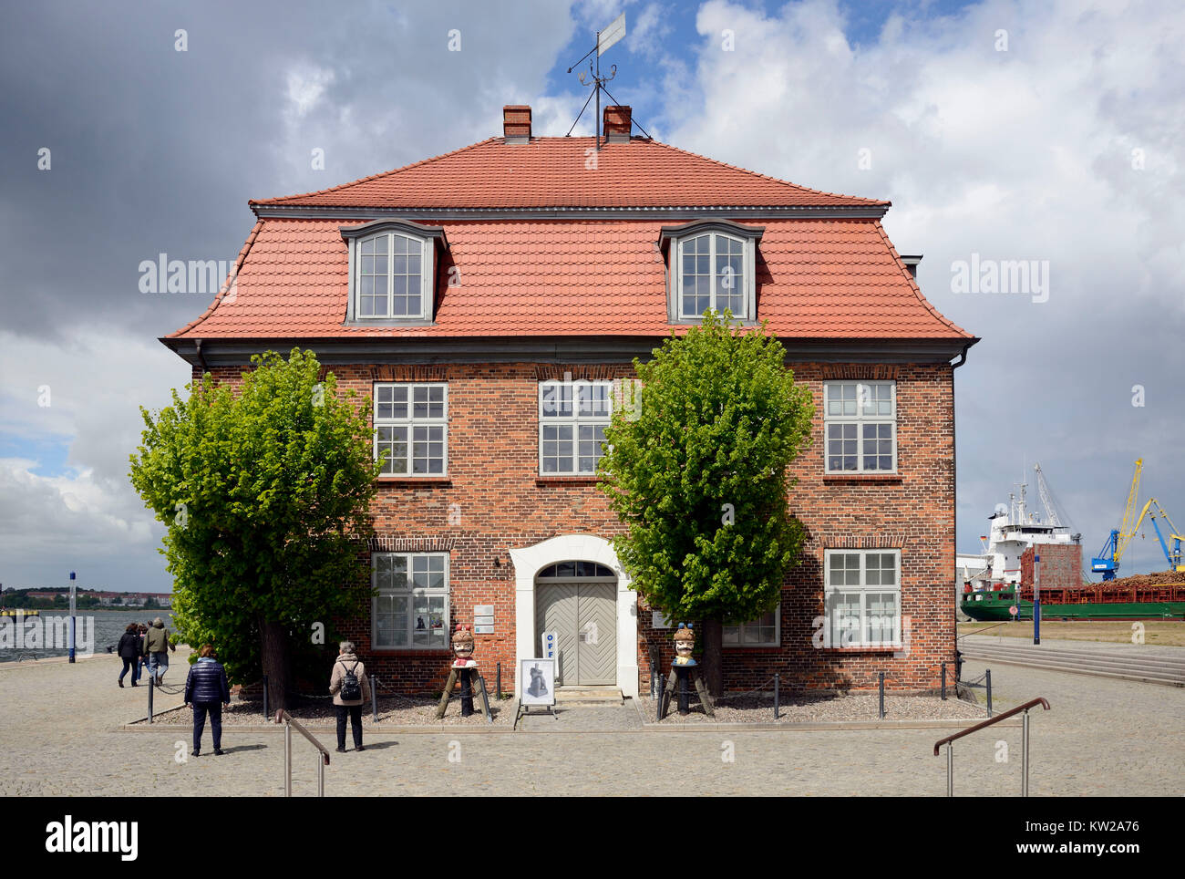 Wismar, tree-house in the old harbour, Baumhaus im Alten Hafen Stock Photo