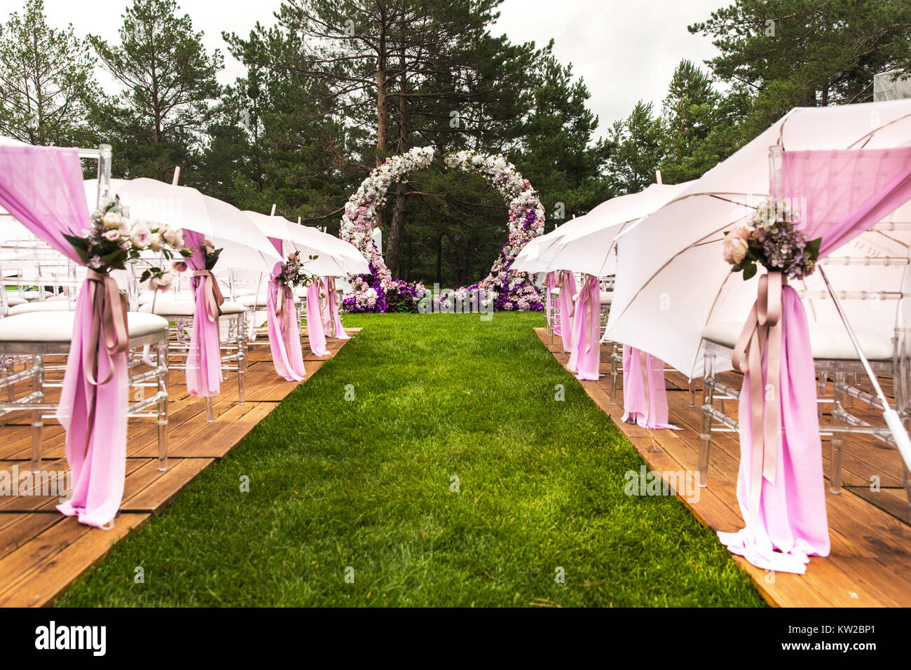 Garden 2024 wedding umbrellas