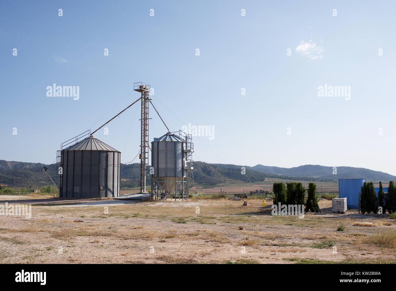 Circular silos hires stock photography and images Alamy