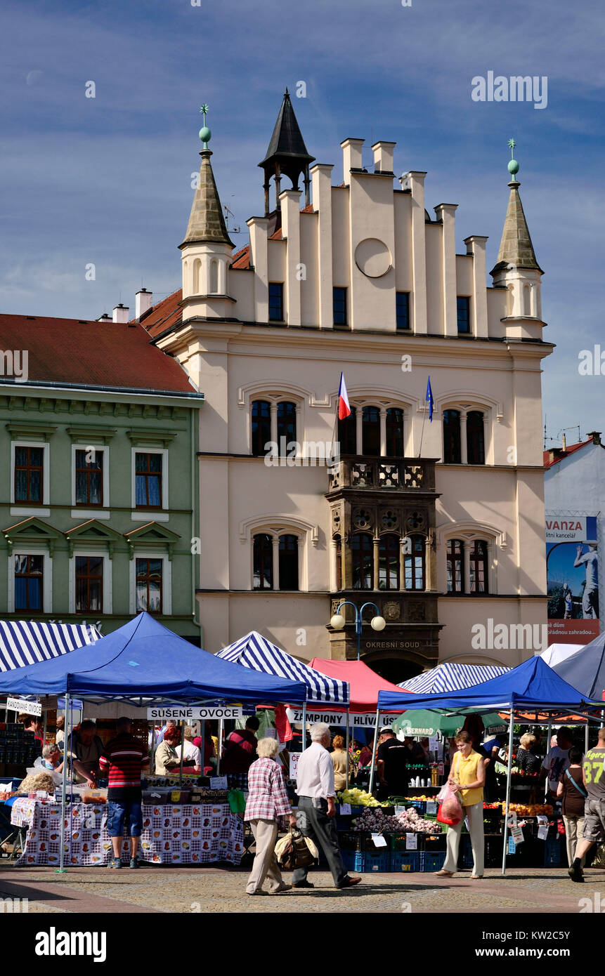 Decin Tetschen, Czechia, Decin, marketplace with city hall, Decín  Tetschen, Tschechien, Decín, Marktplatz mit Rathaus Stock Photo