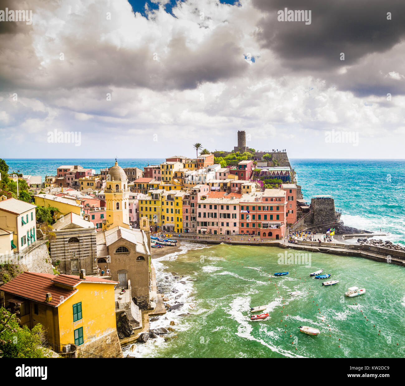 Beautiful view of Vernazza, one of the five famous fisherman villages of Cinque Terre with dramatic cloudscape in Liguria, Italy Stock Photo