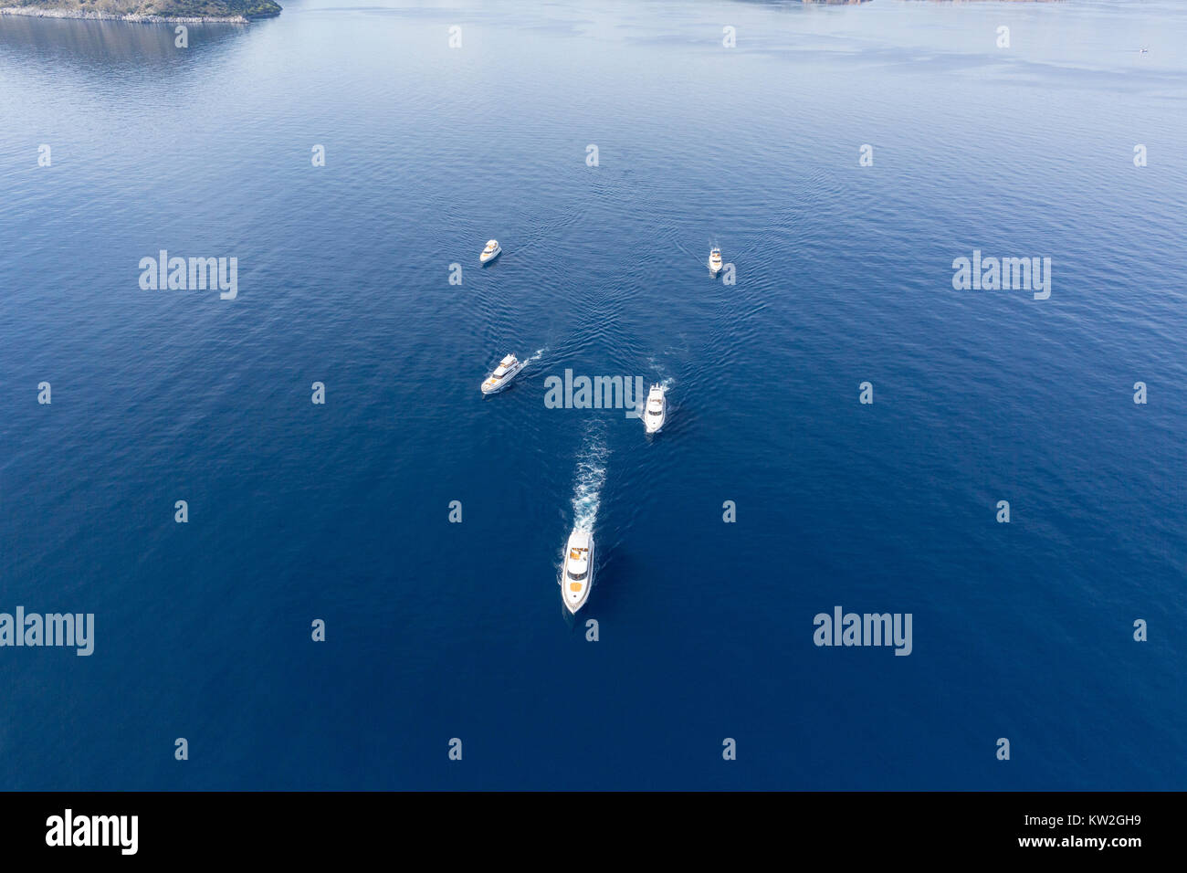 Aerial view of luxury yacht Stock Photo - Alamy
