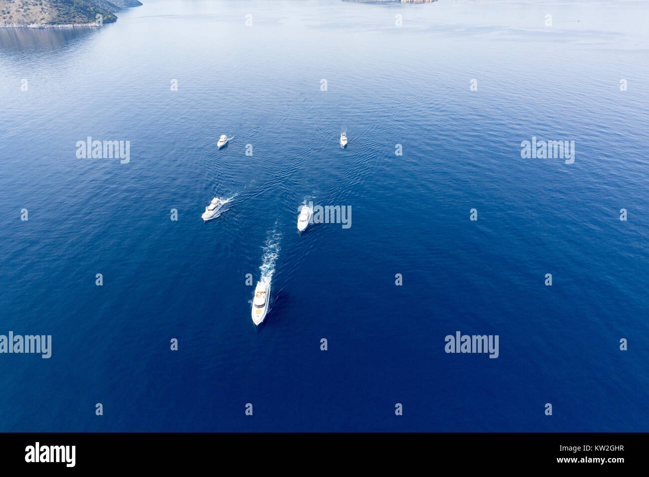 Aerial view of luxury yacht Stock Photo - Alamy