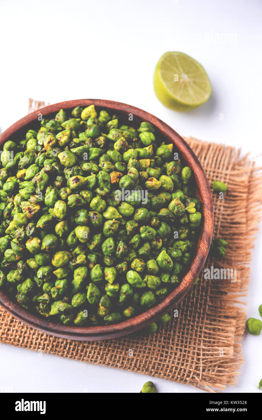 Roasted fresh Green Chickpeas or Chick Peas or harbara in hindi also