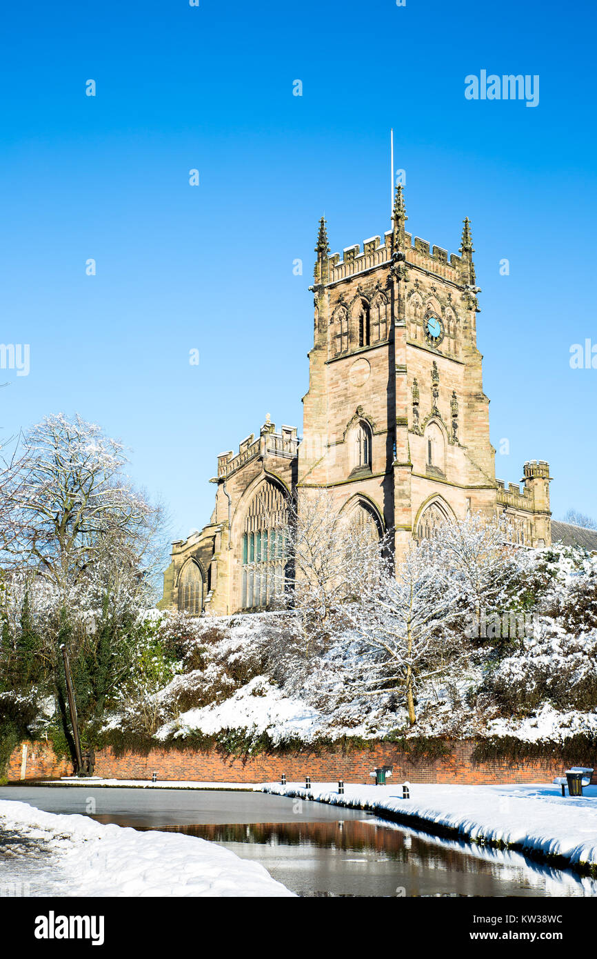 English church tower hi-res stock photography and images - Alamy