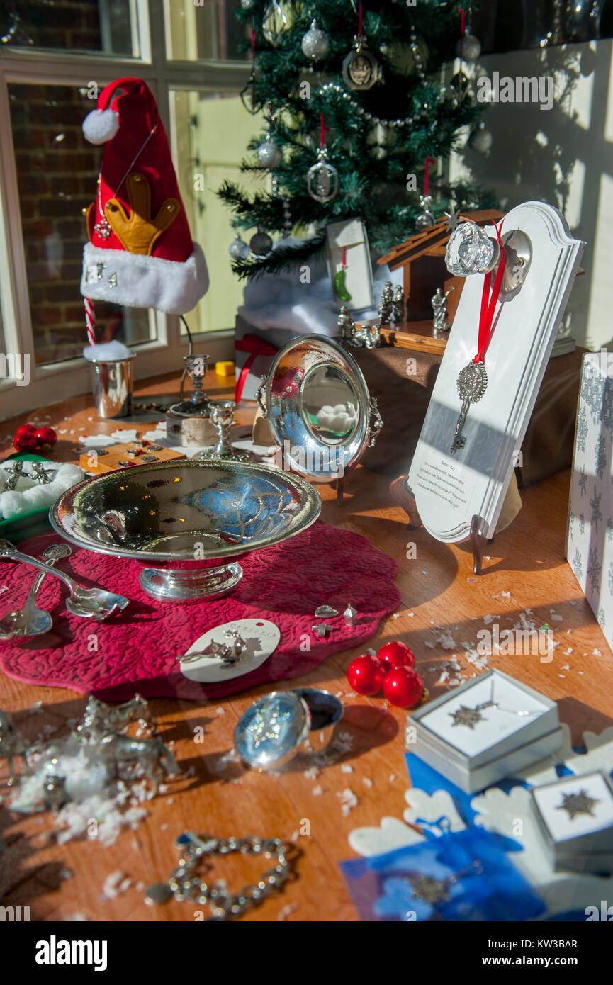 USA Virginia VA Colonial Williamsburg shop window selling fine items during the Christmas season holidays Stock Photo