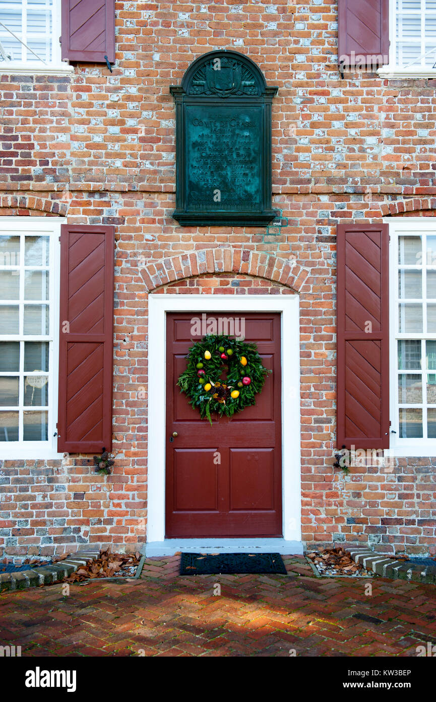 USA Virginia VA Colonial Yorktown a Christmas wreath on the Customs House door winter holidays Stock Photo