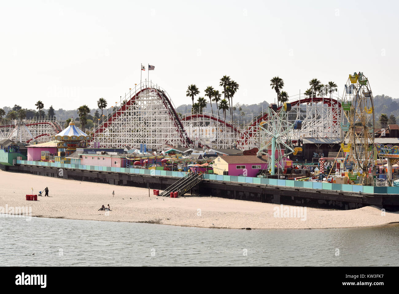 Santa cruz boardwalk tsunami ride