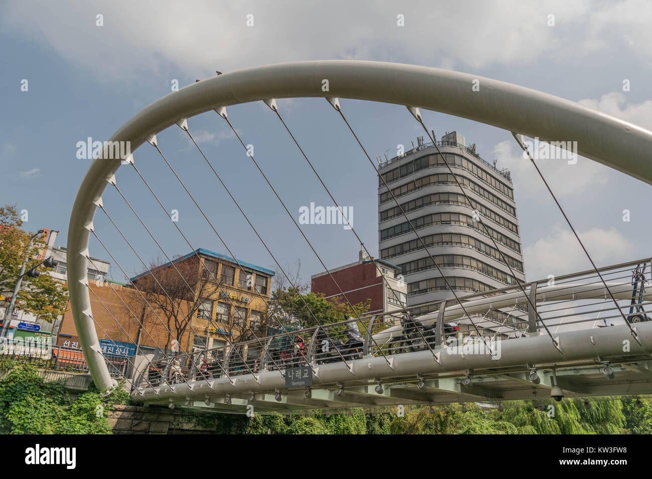 One of the modern metal bridges over the Cheonggyecheon Stream, with