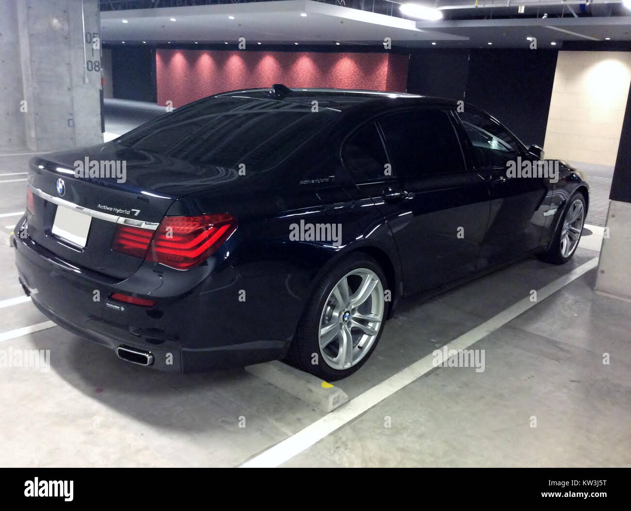 The BMW ActiveHybrid 7 (F01) is a luxury hybrid sedan known for its ...