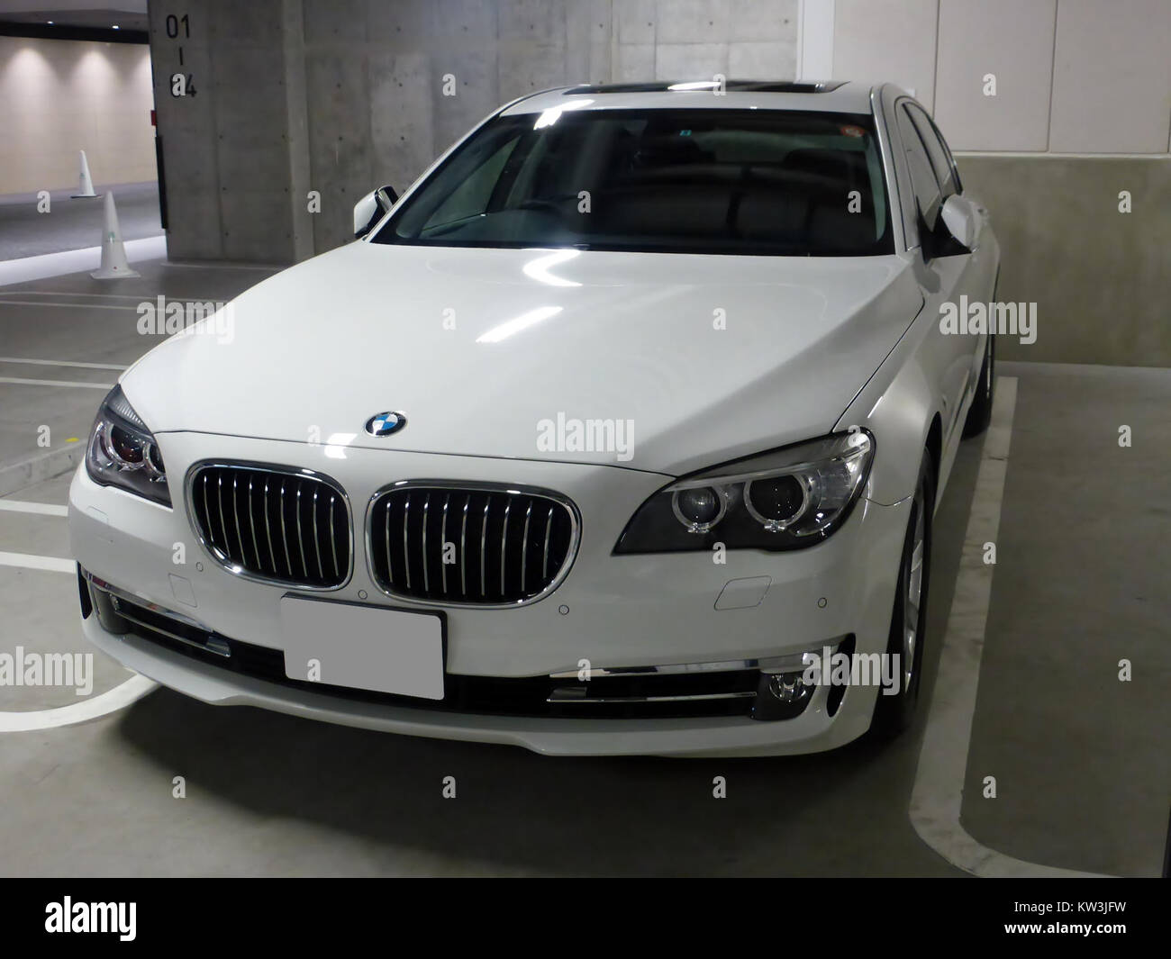 BMW 740i (F01) front Stock Photo - Alamy