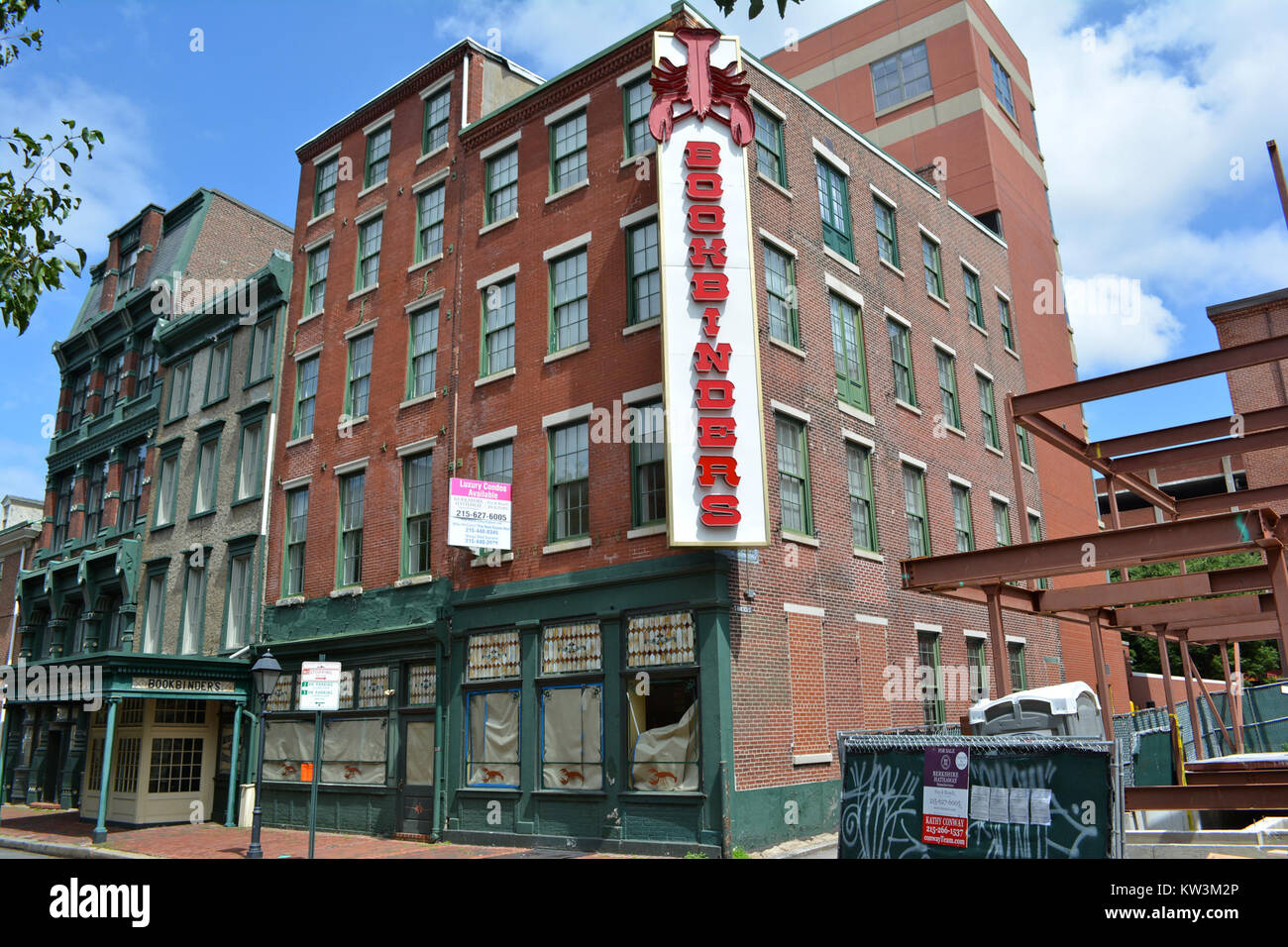 Bookbinders sidebuildings Walnut St Philly Stock Photo Alamy