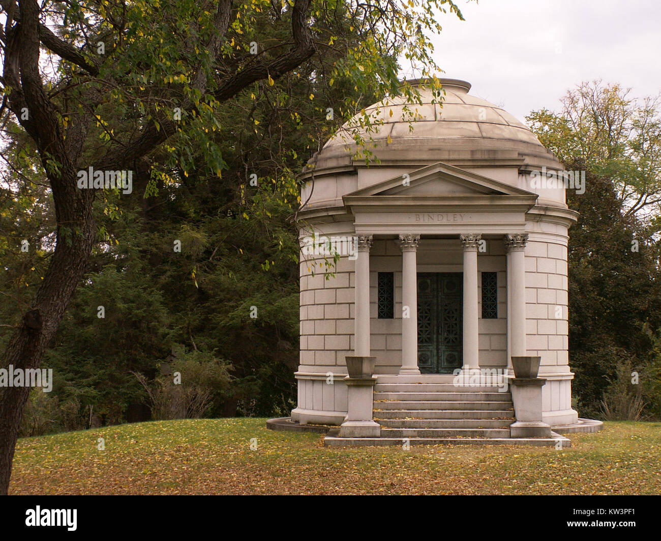 Bindley Mausoleum, Allegheny Cemetery 03 Stock Photo - Alamy