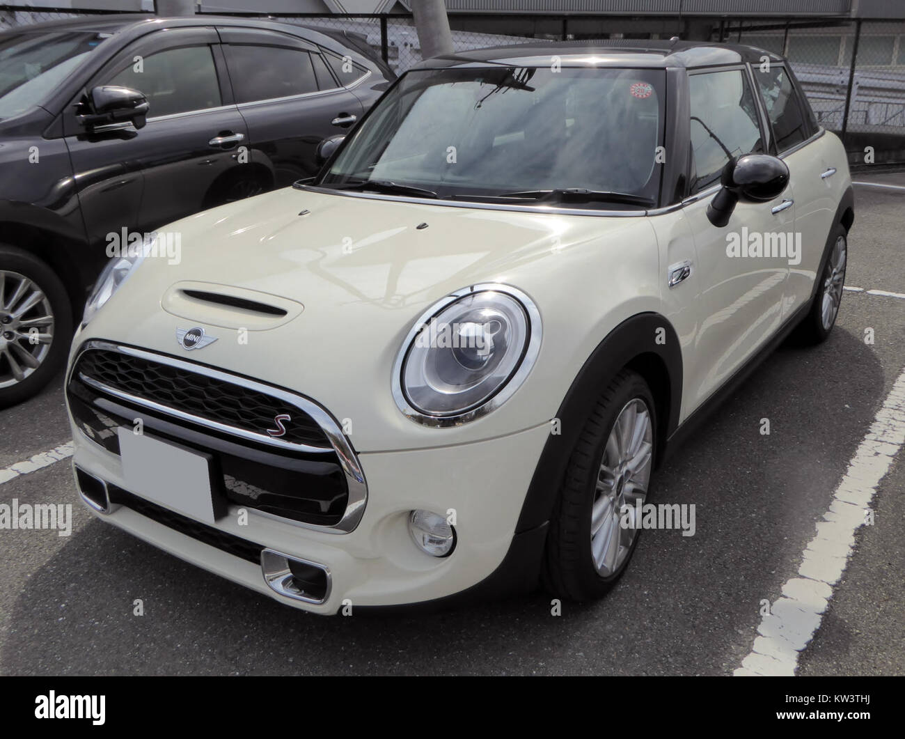 BMW MINI COOPER S 5door (F55) front Stock Photo