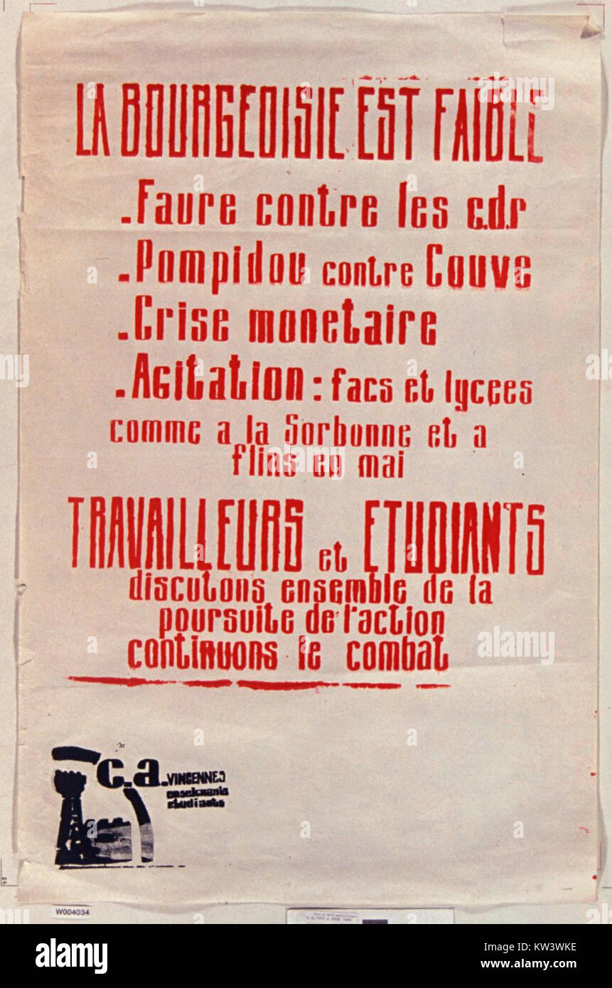 The phrase 'La bourgeoisie est faible' translates to 'The bourgeoisie ...