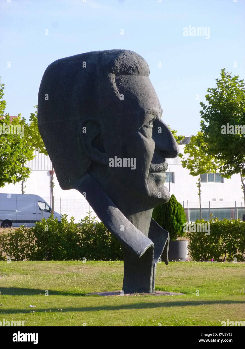 Boadilla del Monte monumento a Alfredo Kraus 1 Stock Photo Alamy