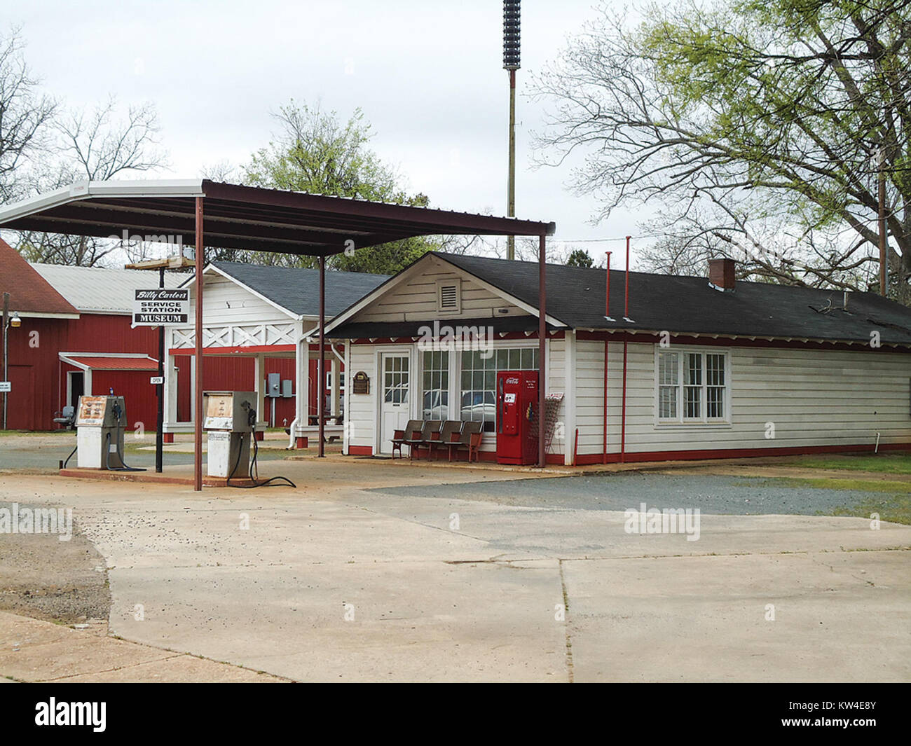 Billy carters service station hires stock photography and images Alamy