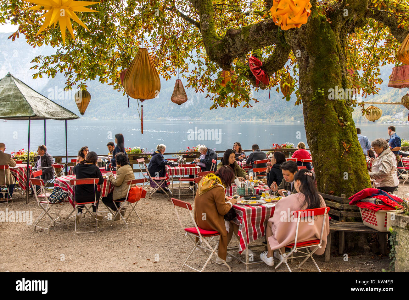 Lake Hallstatt, Upper Austria district, Salzkammergut, part of the Alps, Hallstatt village, restaurant garden, Stock Photo