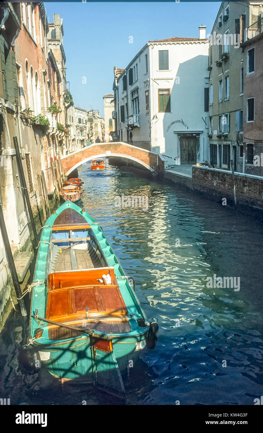 Venice italy green barge hi-res stock photography and images - Alamy