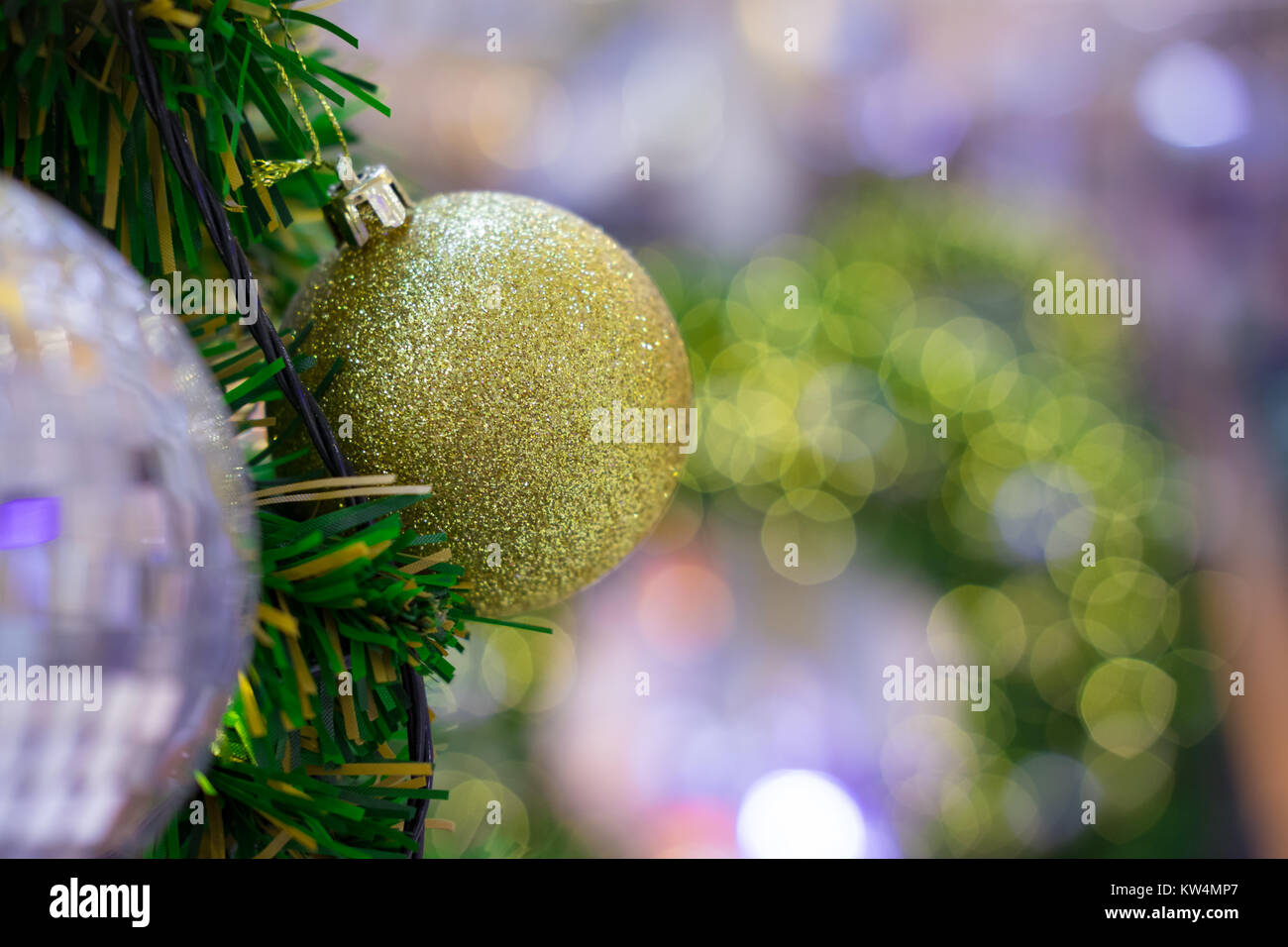 beautiful Blurred Christmas tree and festive bokeh lighting, blurred ...