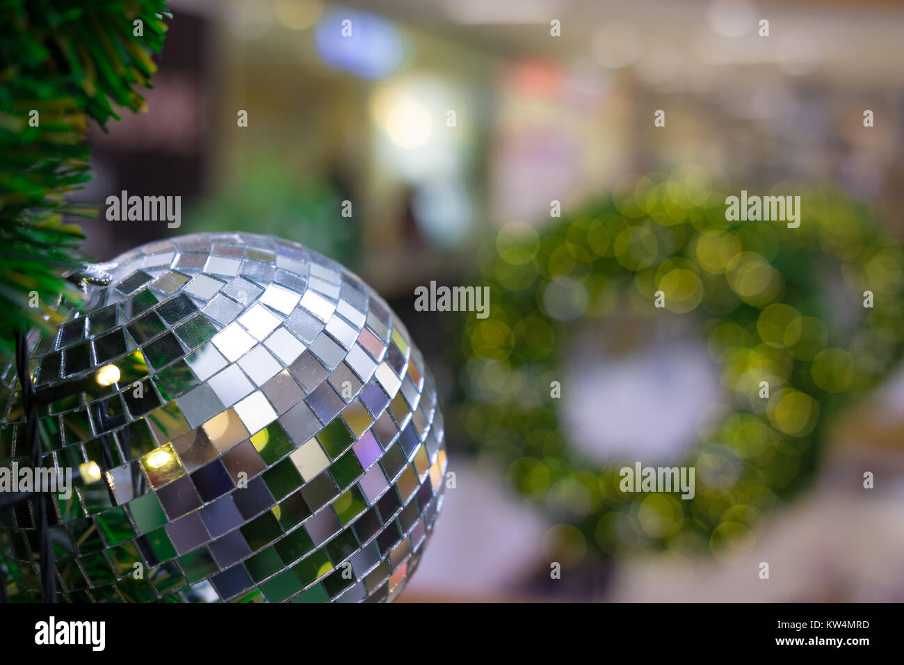 beautiful Blurred Christmas tree and festive bokeh lighting, blurred ...