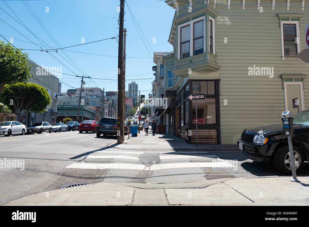 Street scene in the Cow Hollow neighborhood of San Francisco