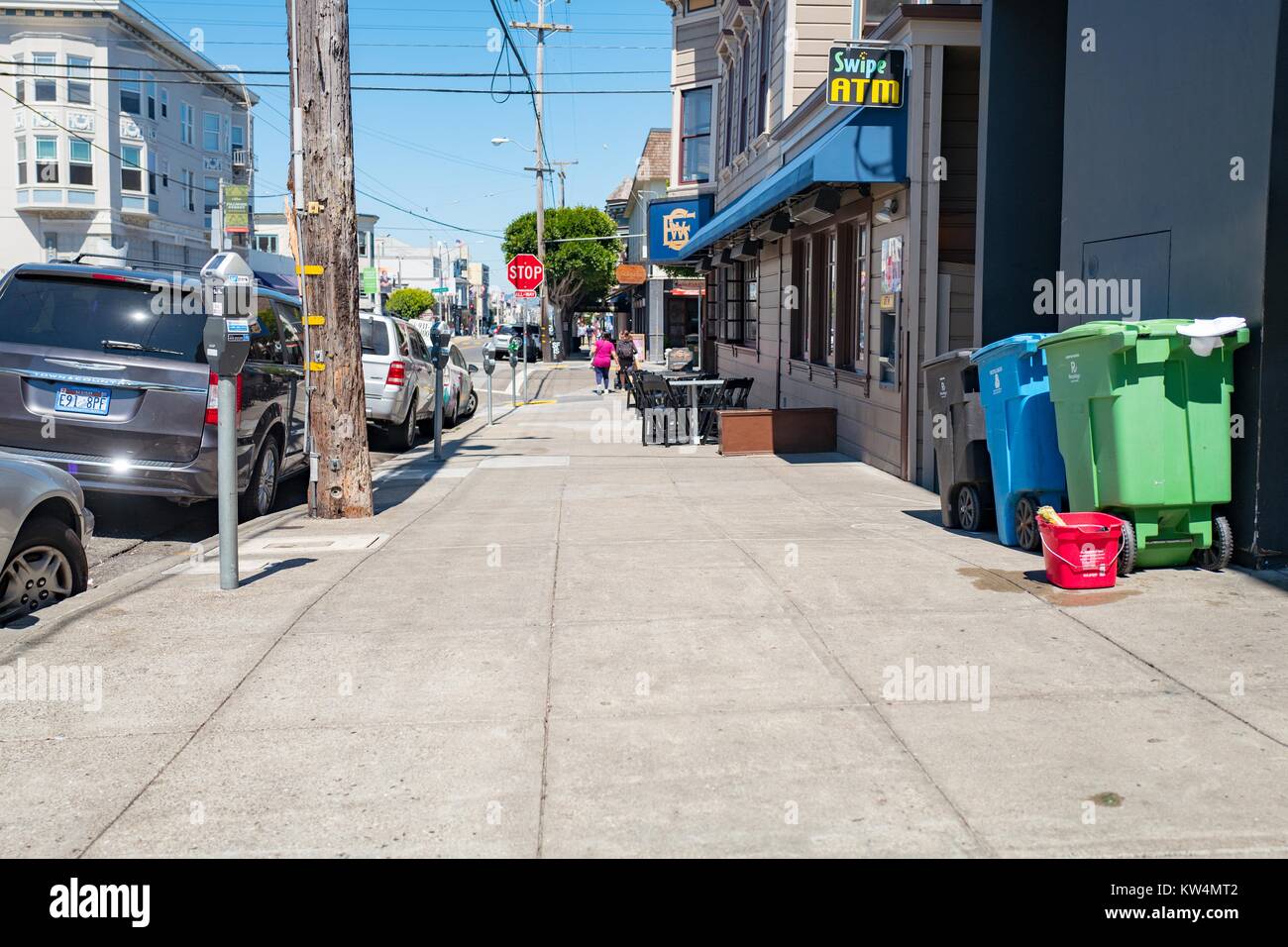 Street scene in the Cow Hollow neighborhood of San Francisco