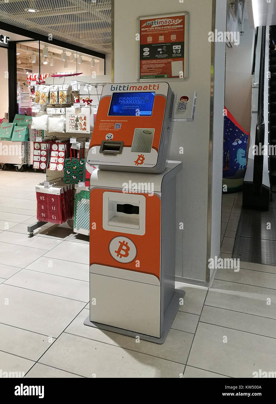 Urban atm hi-res stock photography and images - Alamy