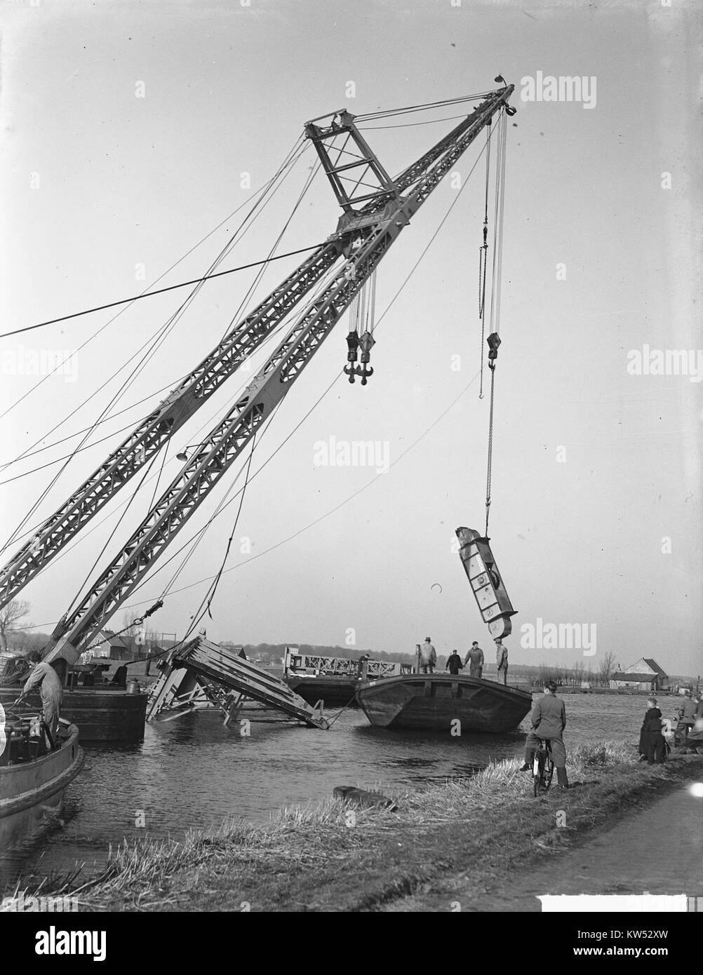 Bok met 10 ton gekapseisd bij Bennebroek, Bestanddeelnr 903 8483 Stock Photo