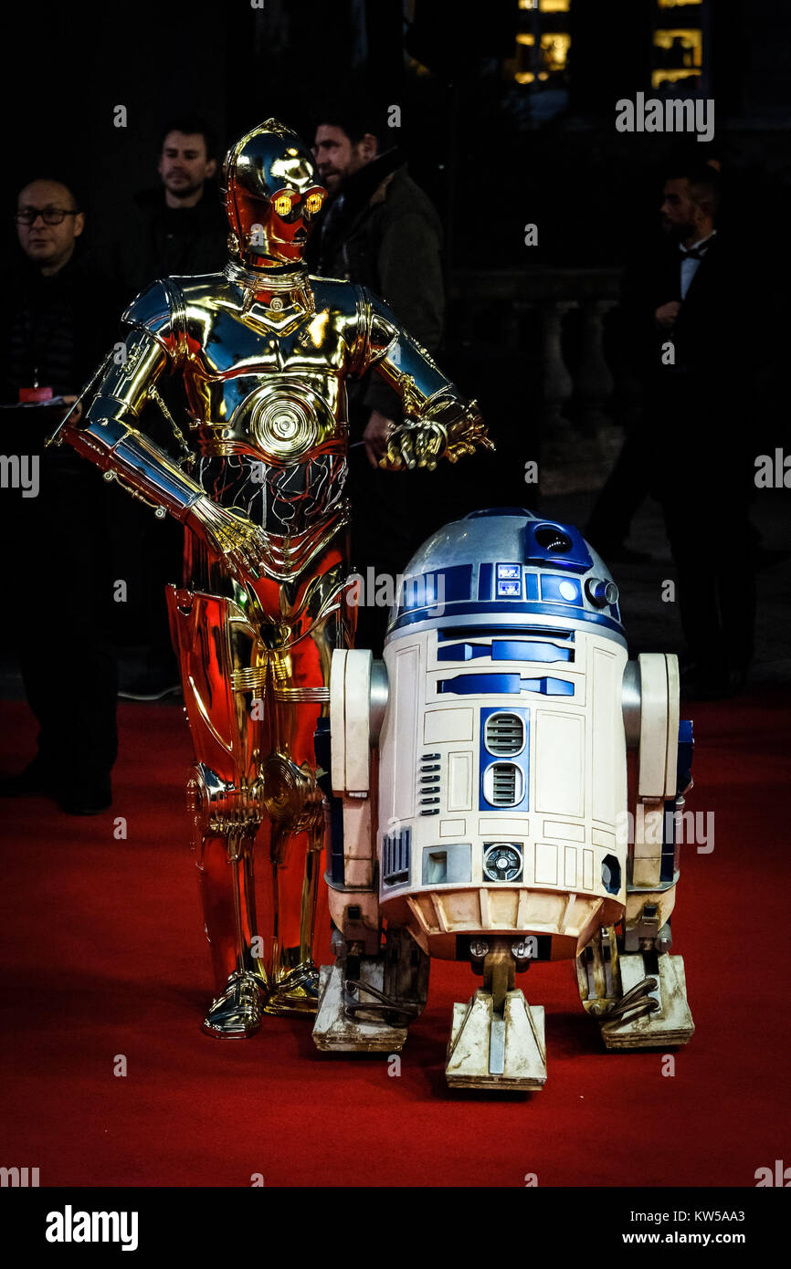 R2D2 and C3PO at the European Premiere of Star Wars - The Last Jedi at The Royal Albert Hall on Tuesday December 12, 2017. Pictured: R2D2 and C3PO Stock Photo
