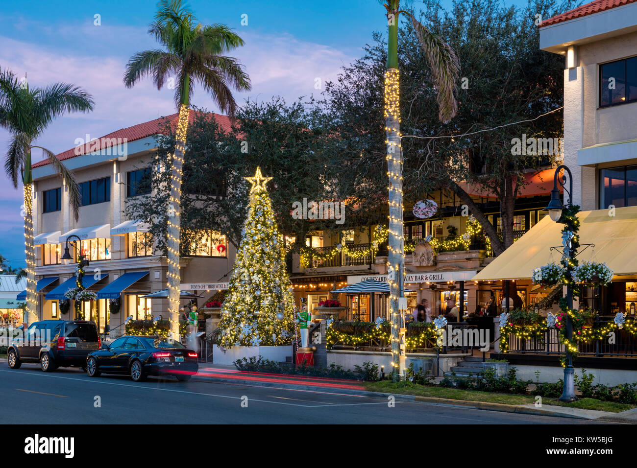 Christmas tree and decorations in courtyard shopping and restaurant near 3rd Street, Naples, Florida, USA Stock Photo