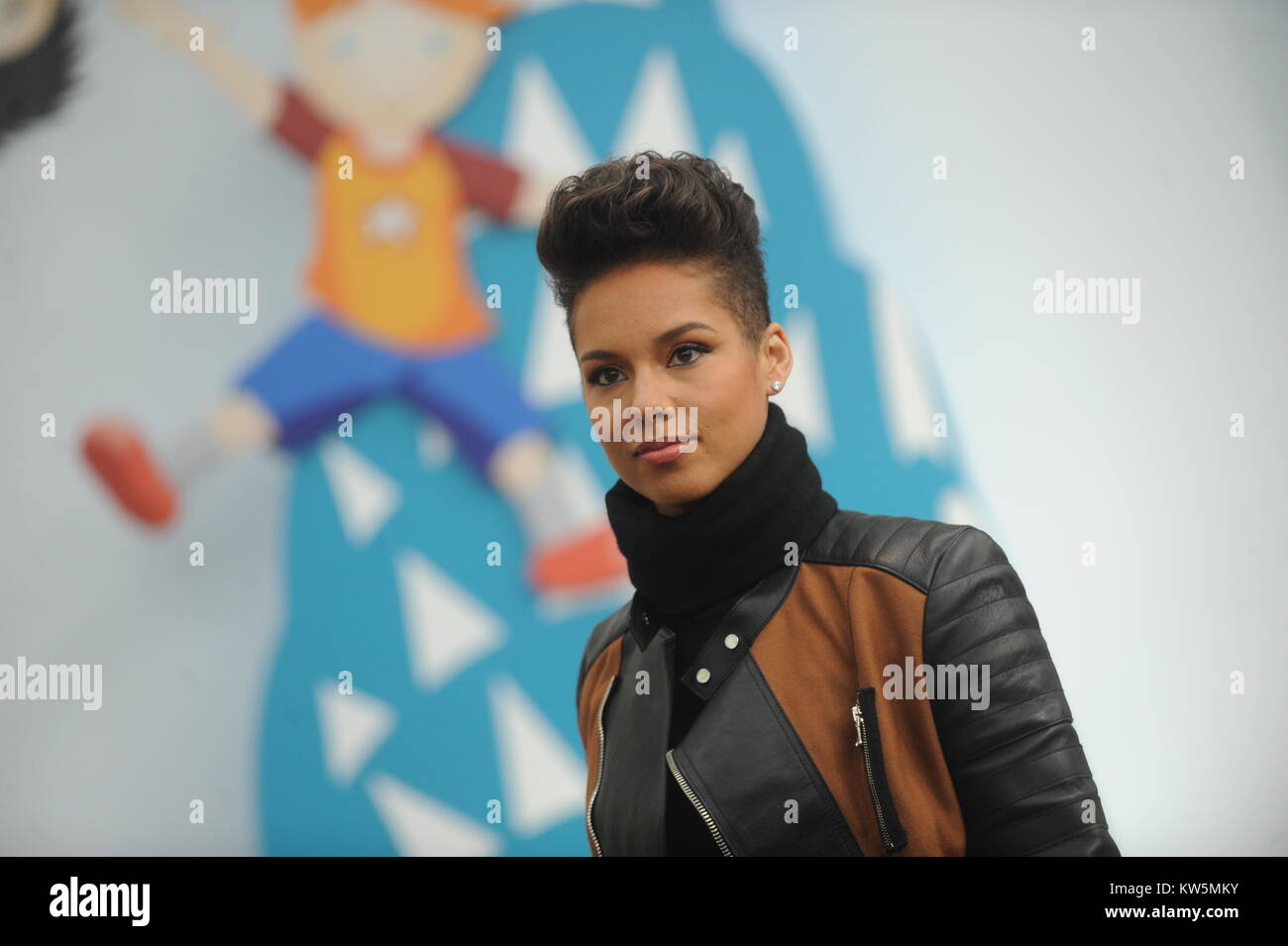 16 year old black girl hi-res stock photography and images - Alamy