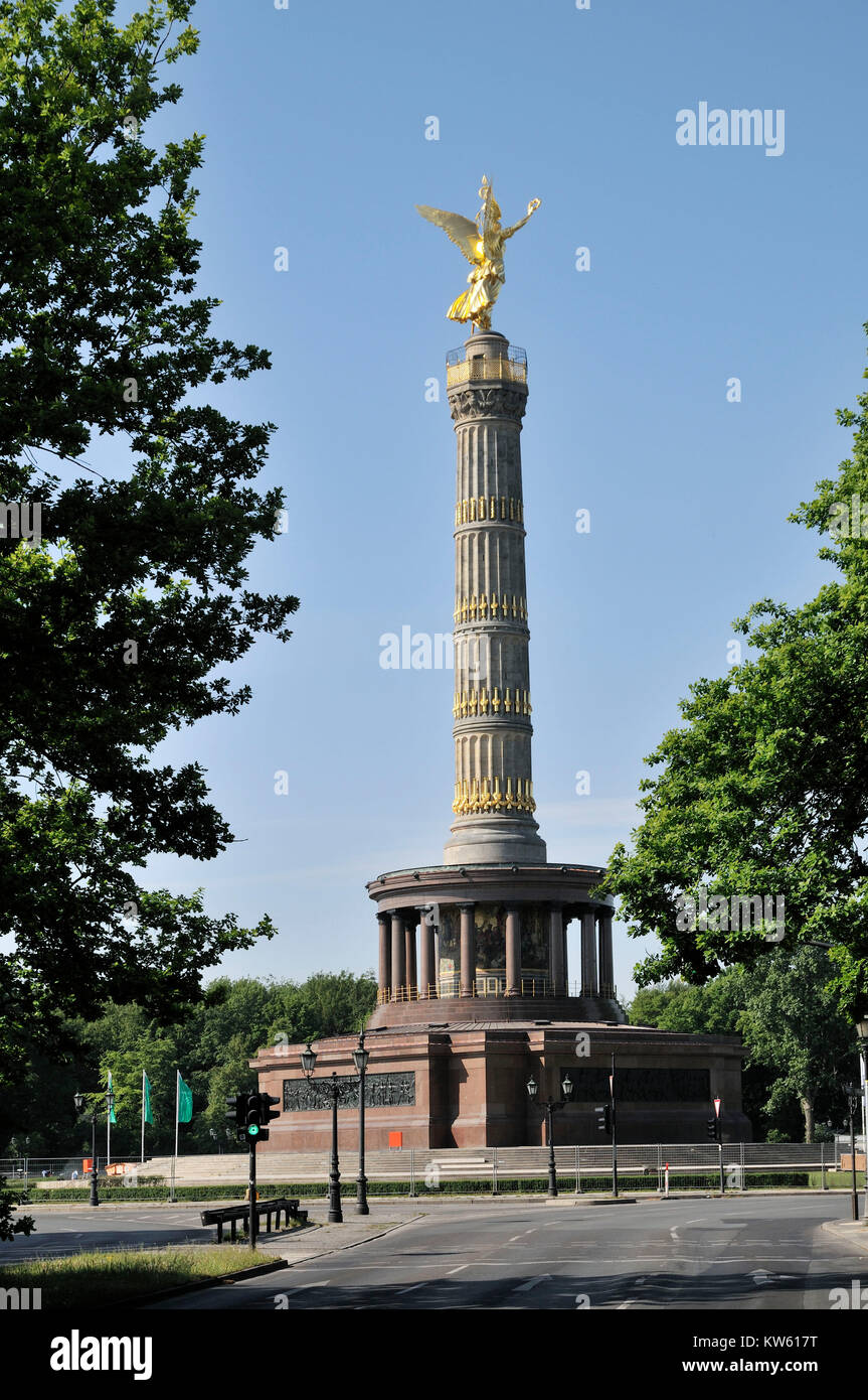 Berlin victory column in the zoo , Berlin Siegessaeule im Tiergarten Stock Photo