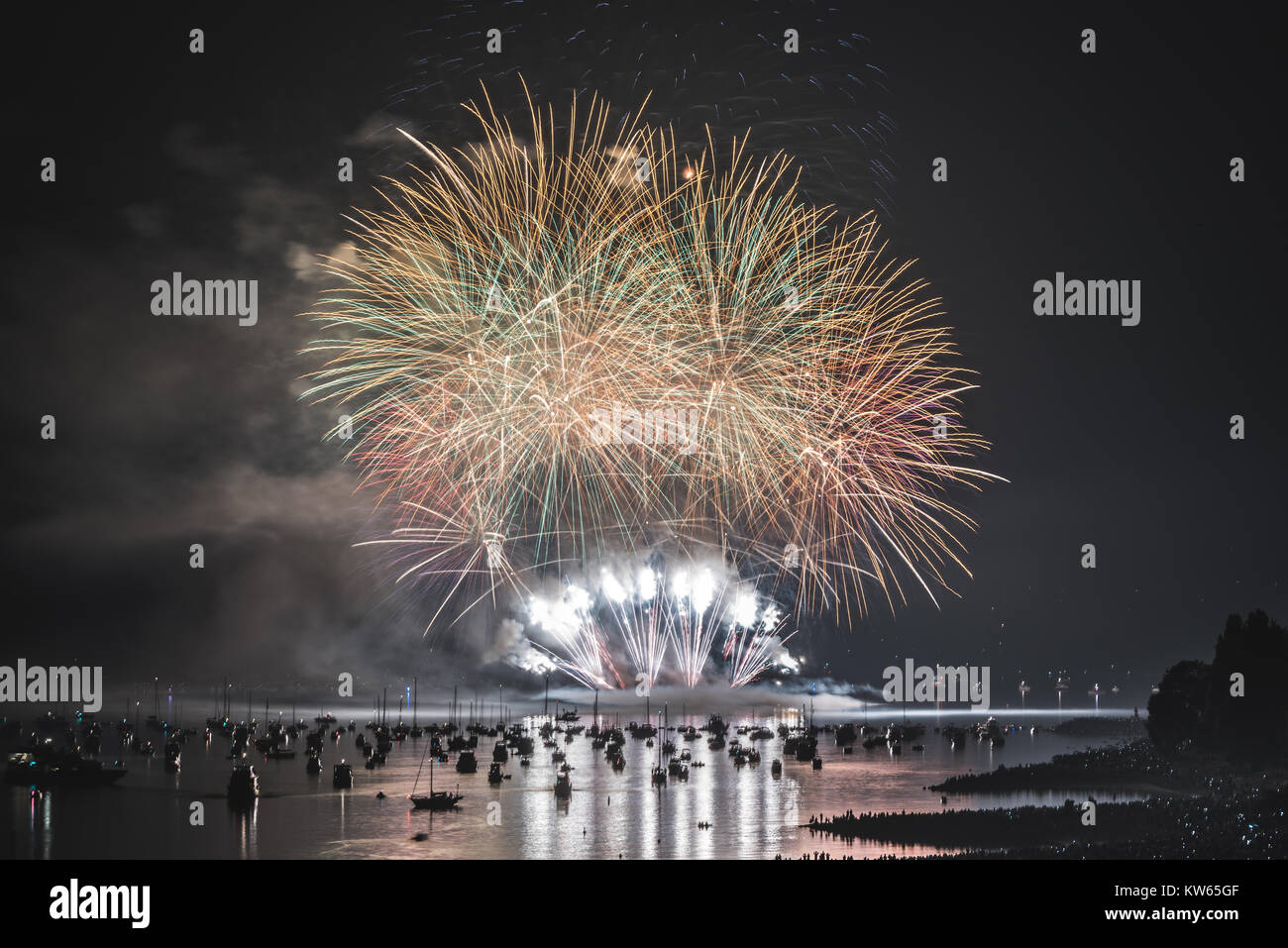 celebration-of-light-vancouver-fireworks-stock-photo-alamy