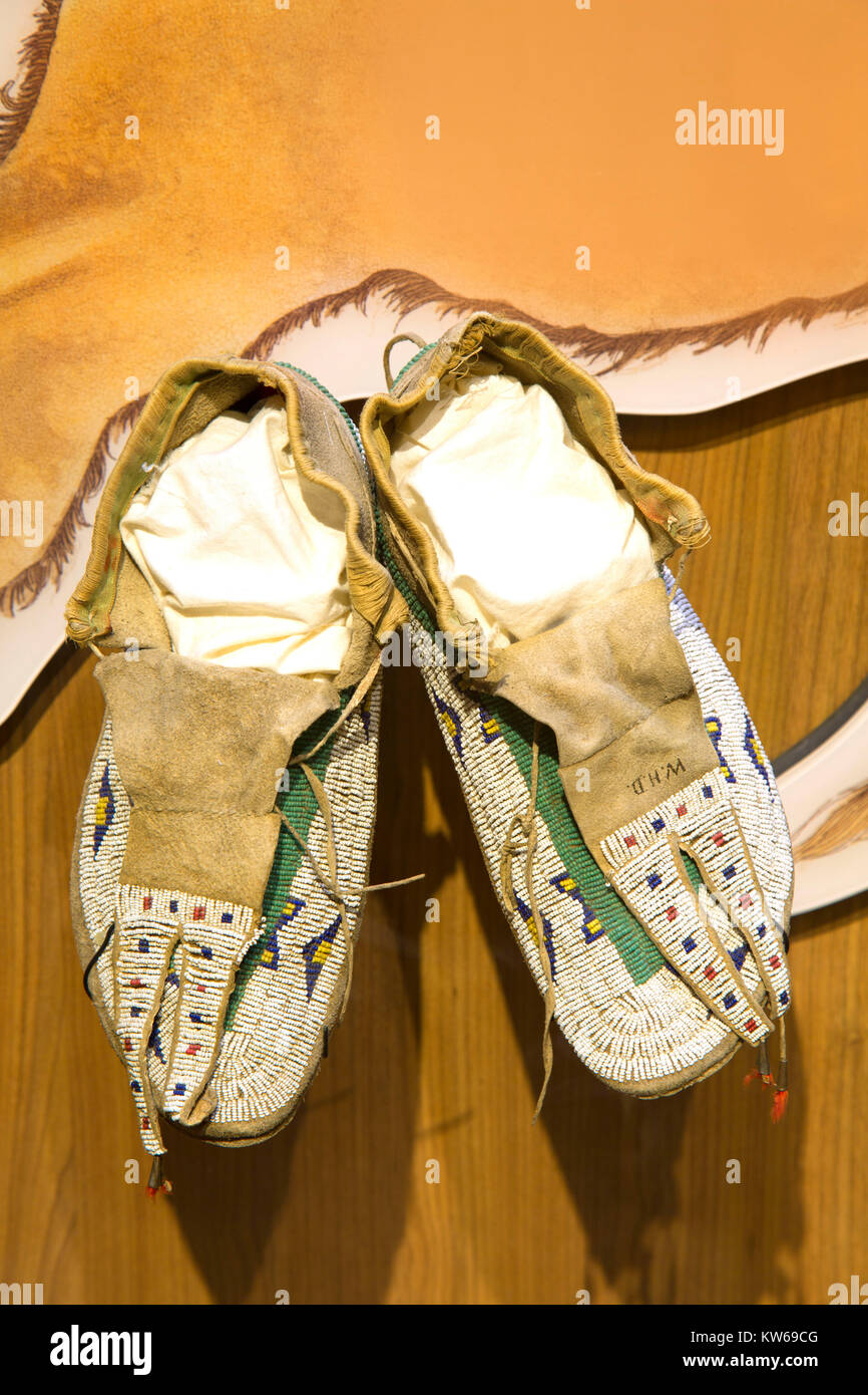 lewis and clark shoes