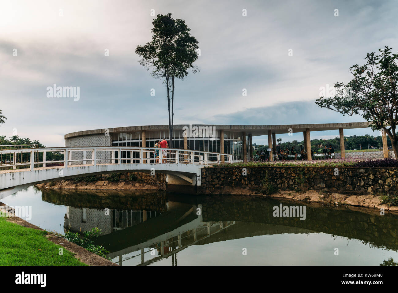 oscar niemeyer - yatch club - pampulha