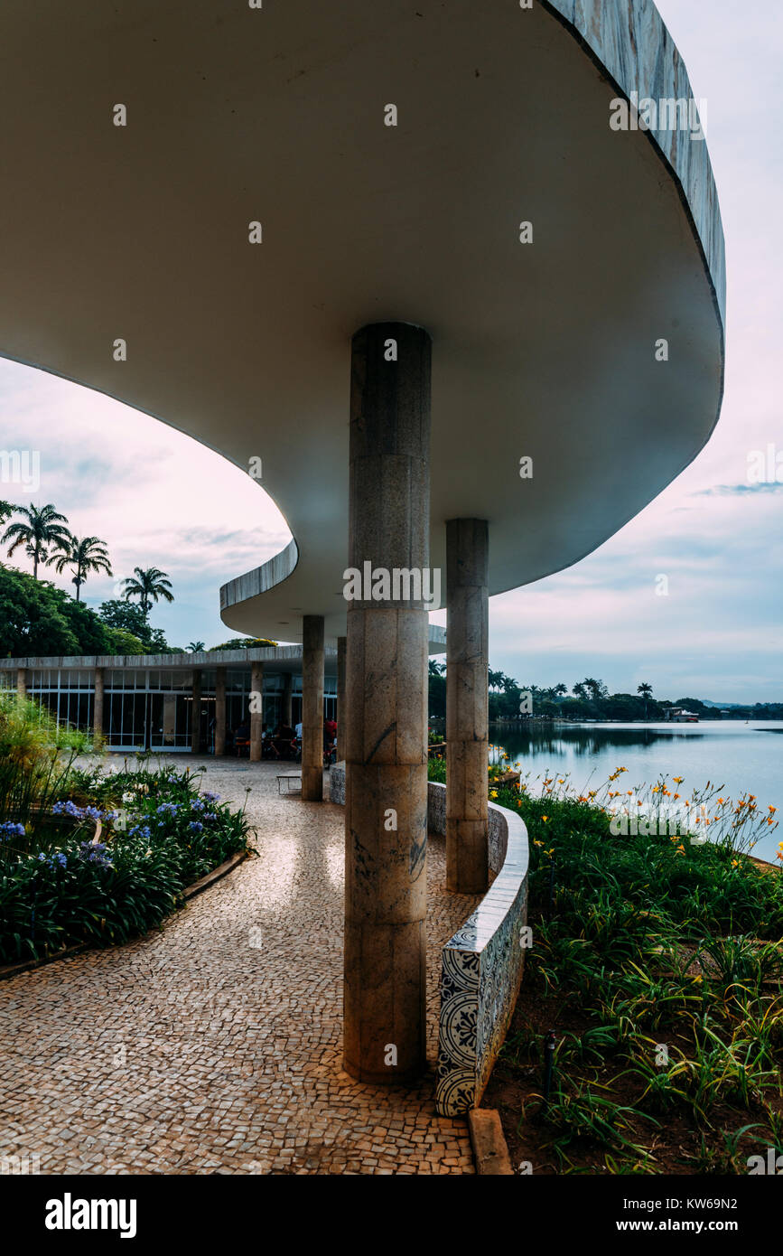 oscar niemeyer - yatch club - pampulha