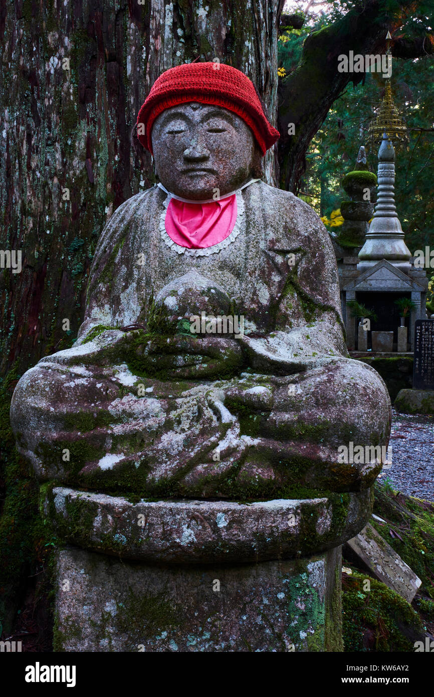 Japan, Honshu, Wakayama, Kumano Kodo pilgrimage trail, Koya San, Oku no in, buddhist cemetery with buddhist gravestone Stock Photo