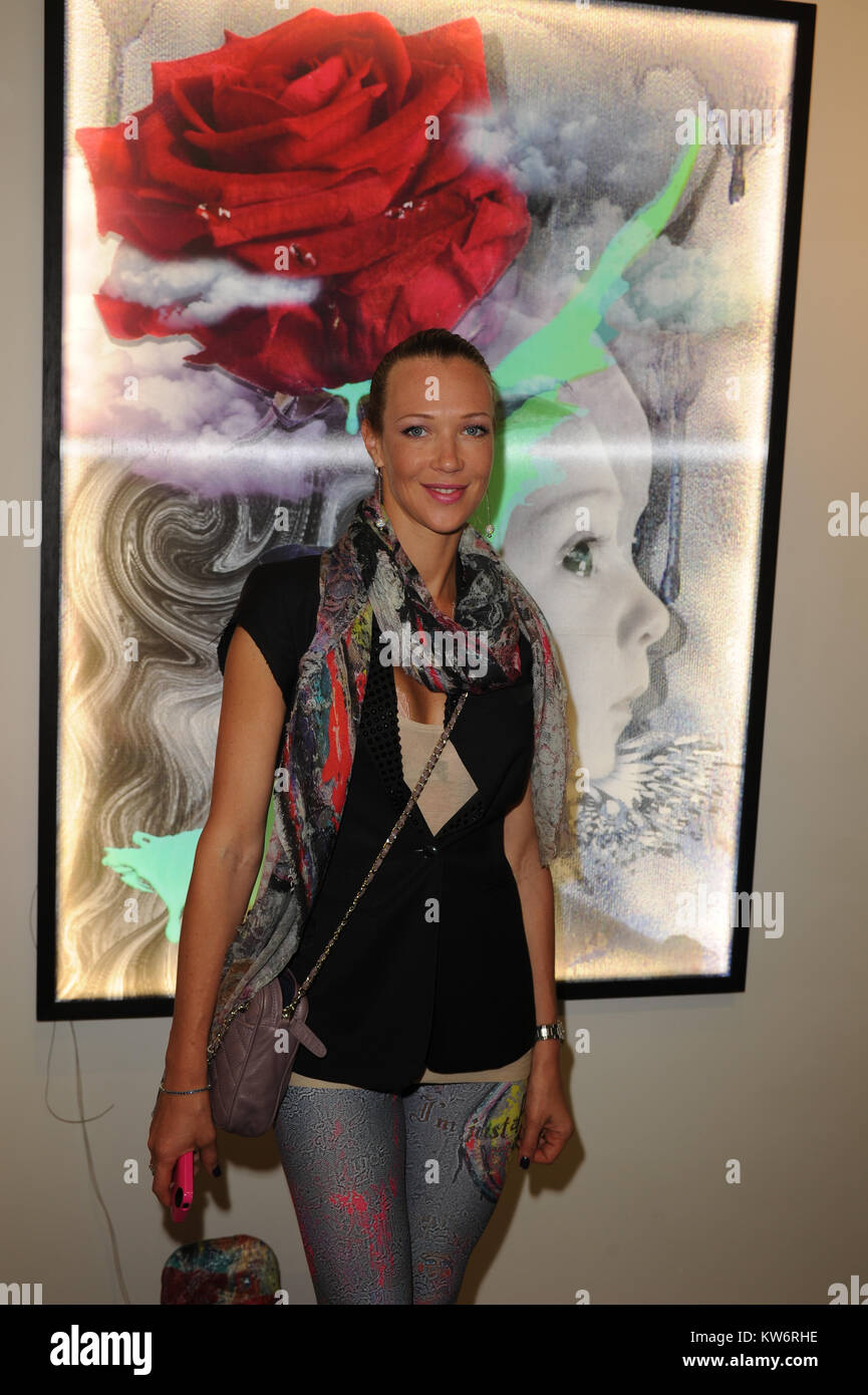 Ludmilla radchenko_gloria porcella hi-res stock photography and images ...