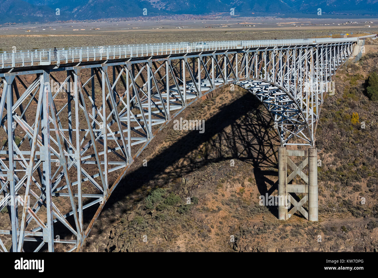 Rio Grande Gorge Bridge spanning the Rio Grande Gorge and carrying US Route 94 high above the river, Rio Grande del Norte National Monument, New Mexic Stock Photo