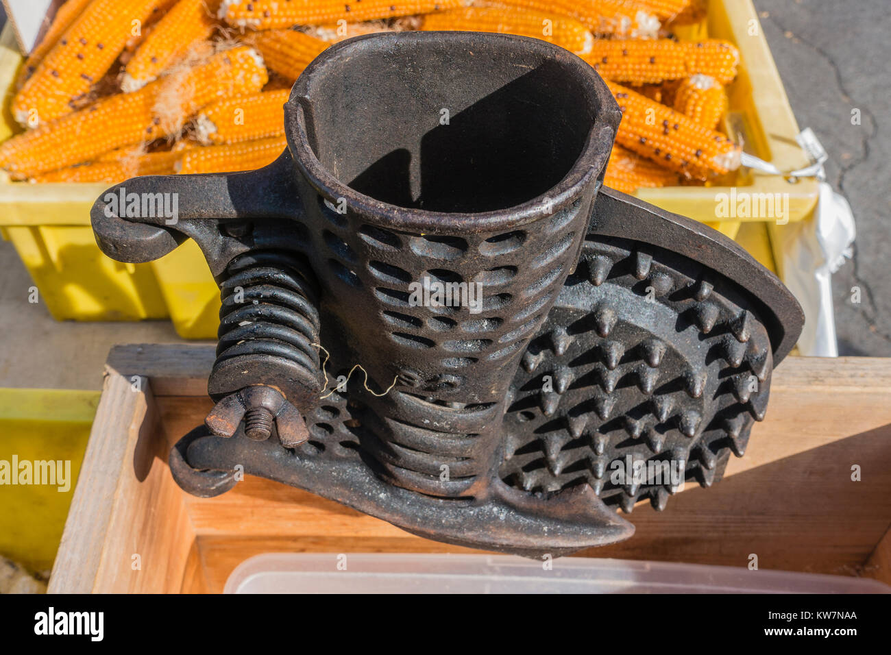 Corn sheller hires stock photography and images Alamy