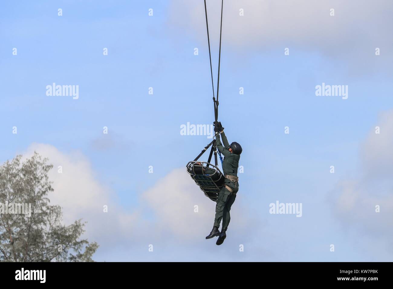 Soldier rescue hi-res stock photography and images - Alamy