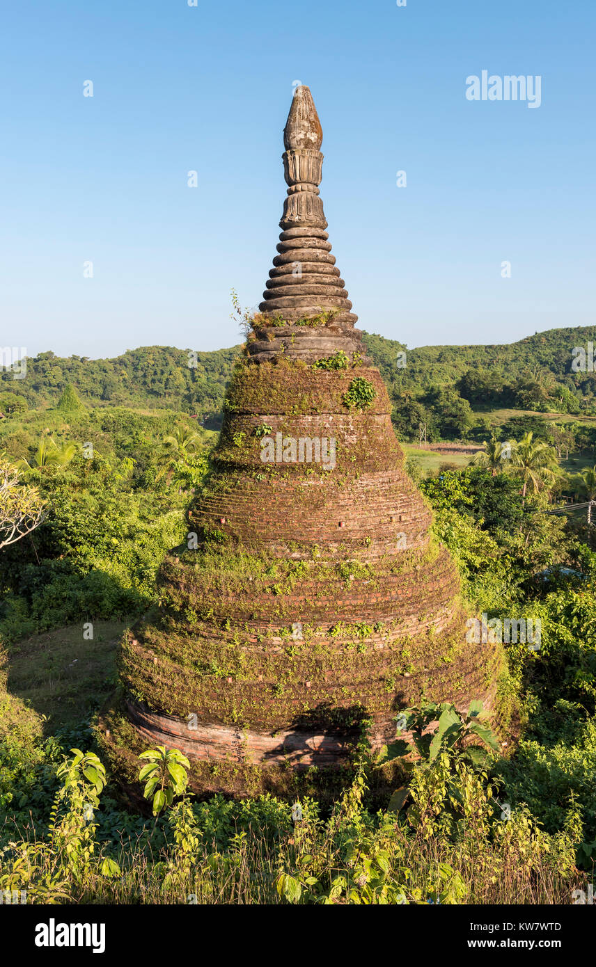 Zina Man Aung Pagoda, Mrauk U, Burma (Myanmar) Stock Photo