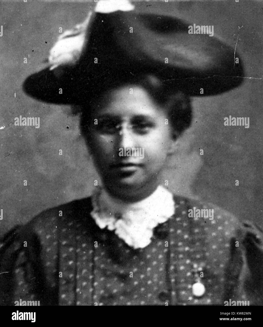 Shoulders up portrait of Bess Wallace, who became the first lady to President Harry S Truman, wearing a large hat, 1900. Image courtesy National Archives. Stock Photo