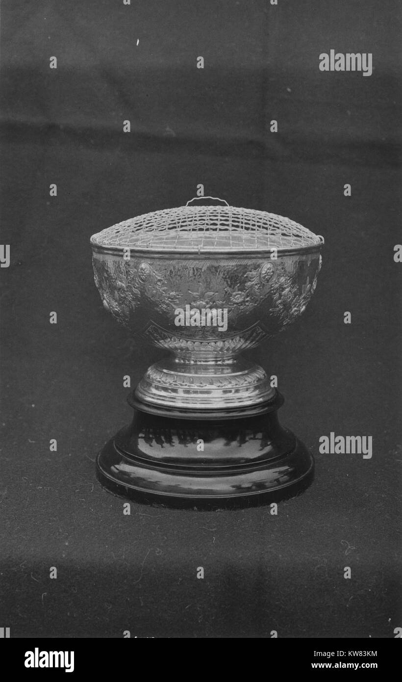 Prize bowl won in singing competition by men on 4th floor of the King George Military Hospital, London, England, 1915. Courtesy National Library of Medicine. Stock Photo