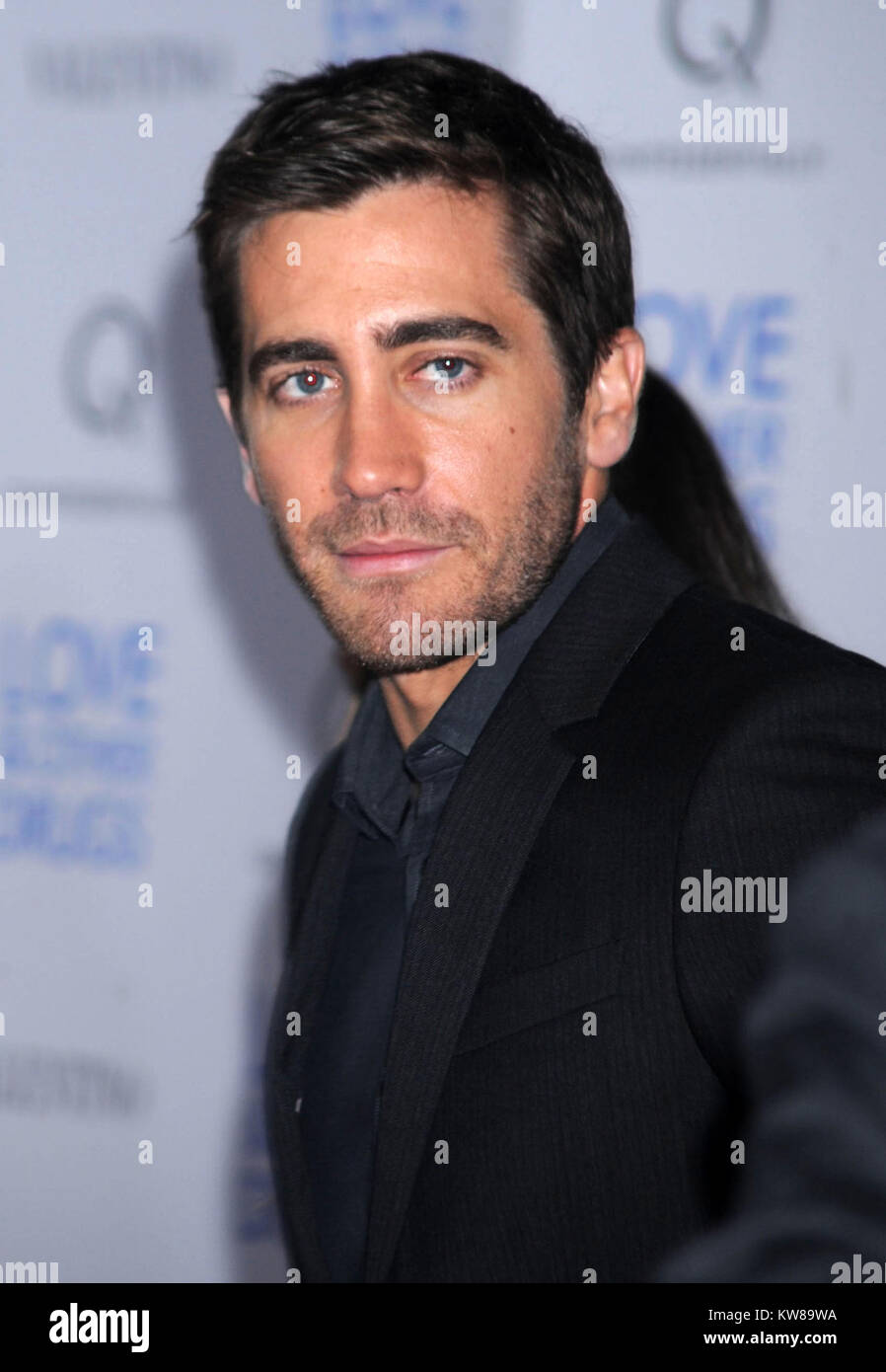 SMG NY1 Jake Gyllenhaal Love And Other Drugs 111610 15.JPG  NEW YORK - NOVEMBER 17: Jake Gyllenhaal attends the 'Love And Other Drugs' screening at the DGA Theater on November 16, 2010 in New York City.  (Photo By Storms Media Group)   People:  Jake Gyllenhaal Stock Photo