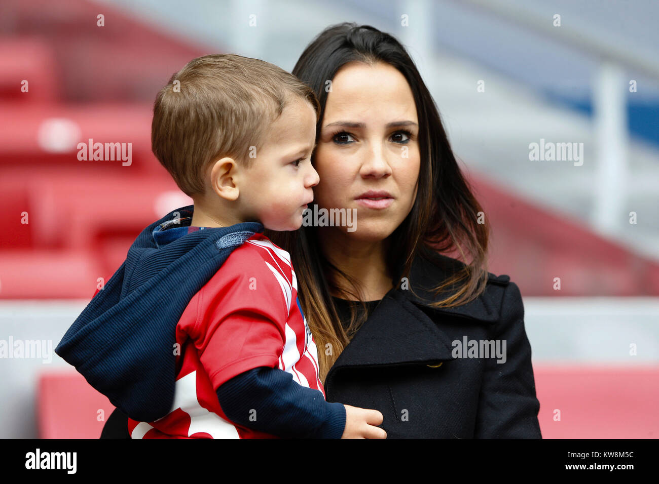 Madrid, Spain. 31st December, 2017. The family of Vitolo during his presentation as a new player of Atletico de Madrid at the Wanda Metropolitano stadium in Madrid, Spain, December 31, 2017 . Credit: Gtres Información más Comuniación on line, S.L./Alamy Live News Stock Photo