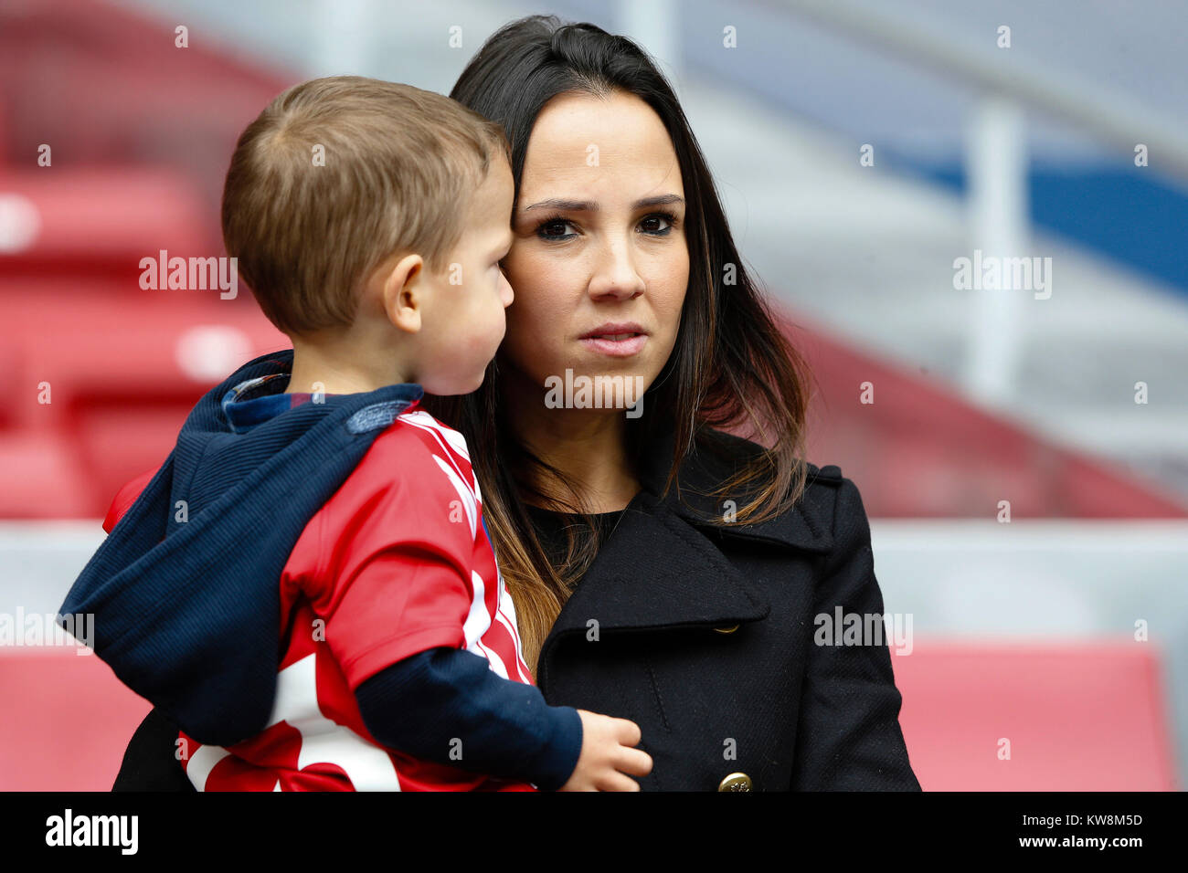 Madrid, Spain. 31st December, 2017. The family of Vitolo during his presentation as a new player of Atletico de Madrid at the Wanda Metropolitano stadium in Madrid, Spain, December 31, 2017 . Credit: Gtres Información más Comuniación on line, S.L./Alamy Live News Stock Photo